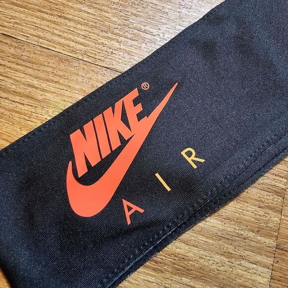 Nike Air Max Swoosh Head Tie Dri-Fit Reversible Black White Red Brand New - Picture 3 of 6